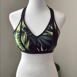 Victoria's Secret Black and Green Sports Bra Medium Support NWOT